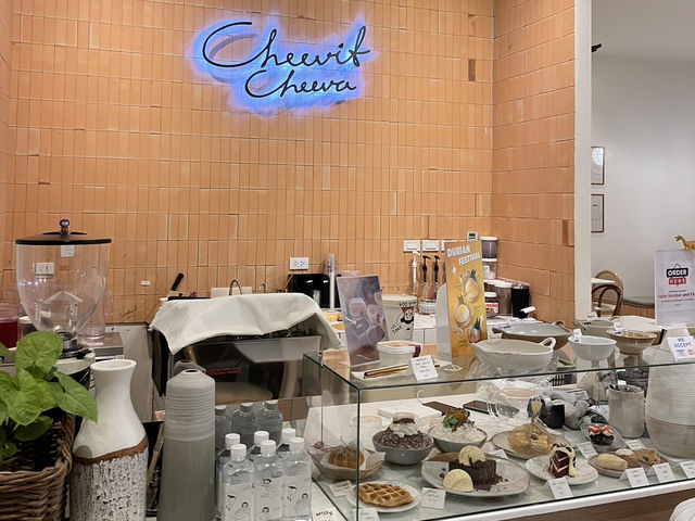 Cafe ‘ ชีวิตชีวา หาดใหญ่ 🍰🍯🎂🧁🍨