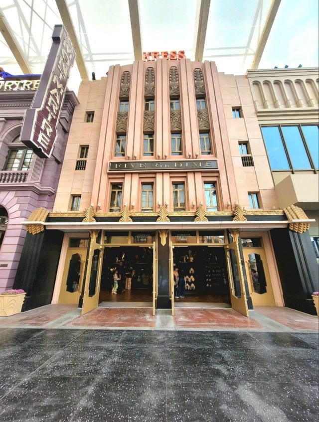 Star-Studded Stroll on Hollywood, Universal Studios Beijing