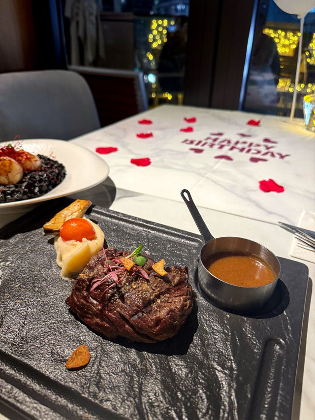 🎈旺角儀式感餐廳｜預約即送生日裝飾＋專屬甜品｜LAB EAT 慶生活動感十足！