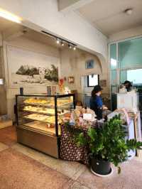 Hidden Lab Café – คาเฟ่ลับบนเขาสามมุข วิวสวย
