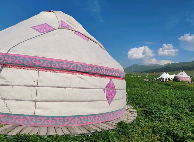 Nalati Scenic Area：Harmonious Grassland Scenery