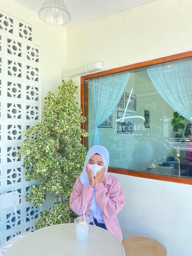 Lay Cafe Phuket 🍵