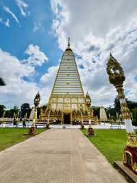 🛕 วัดพระธาตุหนองบัว – วัดดังใจกลางเมืองอุบล