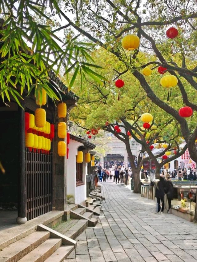 Huishan Ancient Town – Wuxi’s Living Clay Figurine Museum