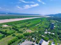 “Golden Currents: Tongguan Yellow River Wetland Sanctuary”