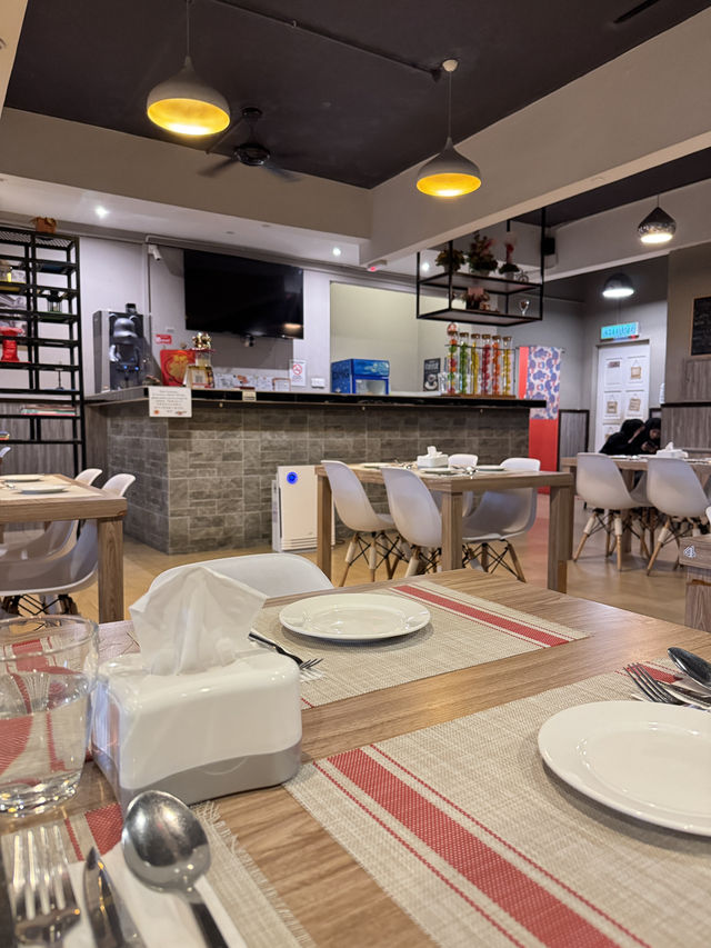 A Cozy Spot for Western Food Lovers