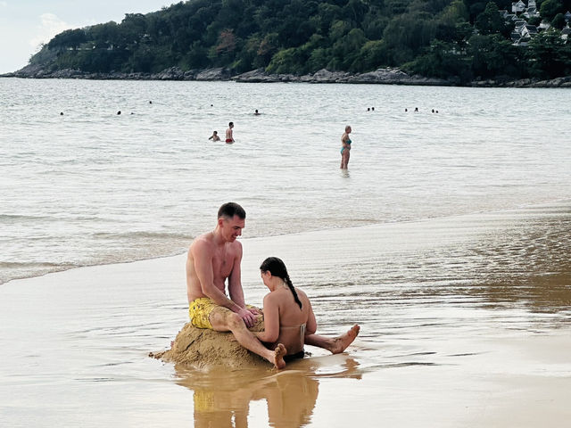 พักผ่อนสุดฟินที่หาดกะรน ความงามของทะเลภูเก็ต
