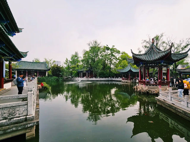 Green Lake Park Cui Hu (west gate)