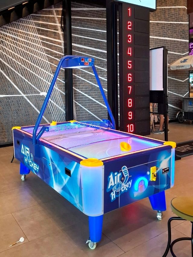MOXY VIBRANT ATMOSPHERE IS SURE A BIG WINNER 💕