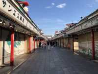Morning stroll in Asakusa: Timeless Charm of Sensoji Temple⛩️