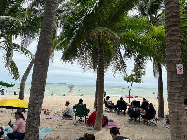 ชายหาดบางแสน จ.ชลบุรี ชายหาดบางแสน จ.ชลบุรี