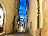 🌆 Evening Walk from the Fountain and Plague Column to Vyhlídka – Český Krumlov in Twilight Glow