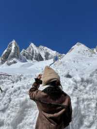 Yulong Snow Mountain : Golden Glow & White Snow