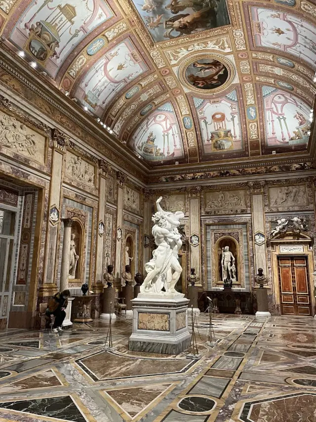 🎨🏛️ A Masterpiece of Art & Elegance in Rome ✨