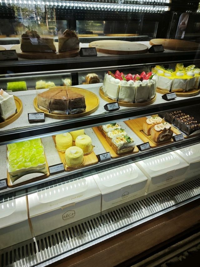 Rich Homemade Cake Ruamchok