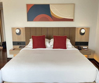 The Ultimate Bangkok CBD Hotel! Avani Ratchada Bangkok: Direct MRT Access & Right Across from Central Rama 9 for Unbeatable Convenience.