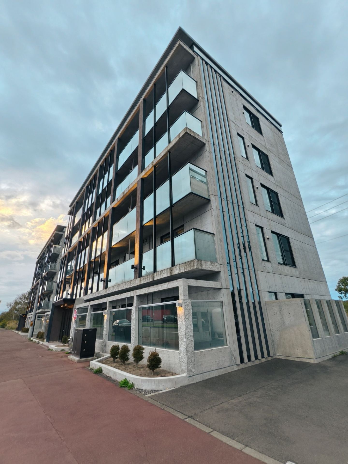 Huge rooms, full kitchen, washing machine, near Chitose Airport for under 50 US dollars
