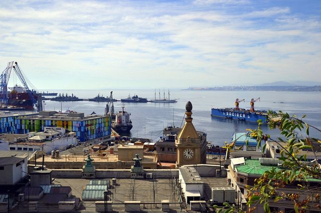 Valparaíso: Chile's Coastal Wonderland 🌊🏞️