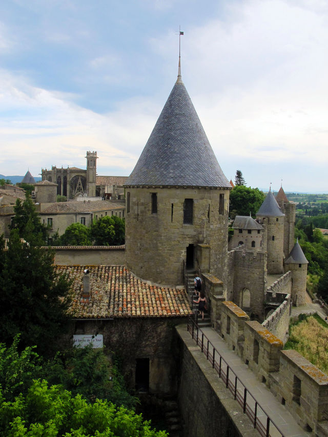 <固若金湯的中世紀堡壘 - 卡爾卡松城堡 (Cité de Carcassonne)>