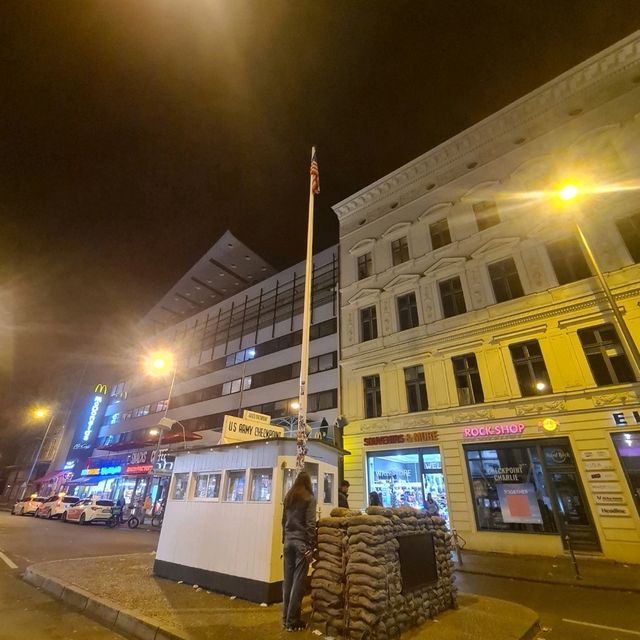 Bites, Sights, and History: The Best of Berlin in One Trip