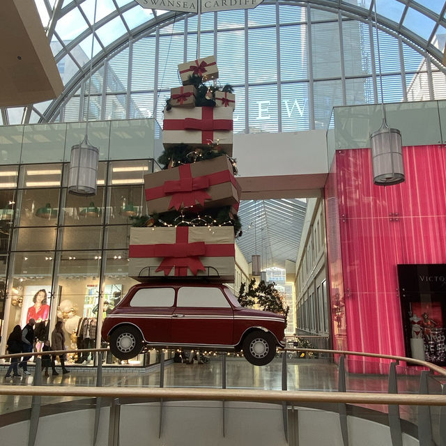Christmas Shopping at Cardiff Shopping Centre: Festive Flair and Holiday Cheer