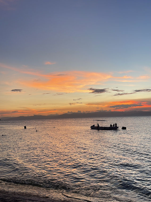 Enjoy sunset in Panagsama beach