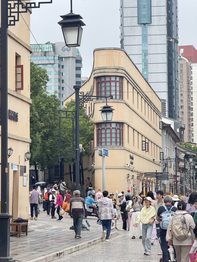 昆明老街Old Street Citywalk ถนนคนเดินคุนหมิงตอนกลางวัน