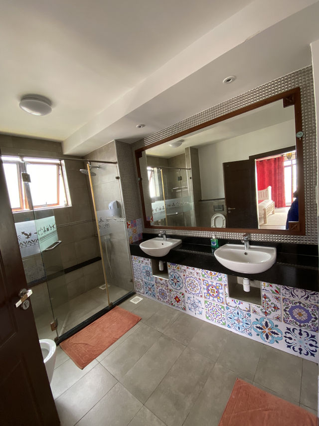 4bedroom all en-suite villa, first row from the beach