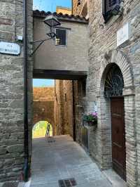 Echoes on the Hill – Bettona, Italy