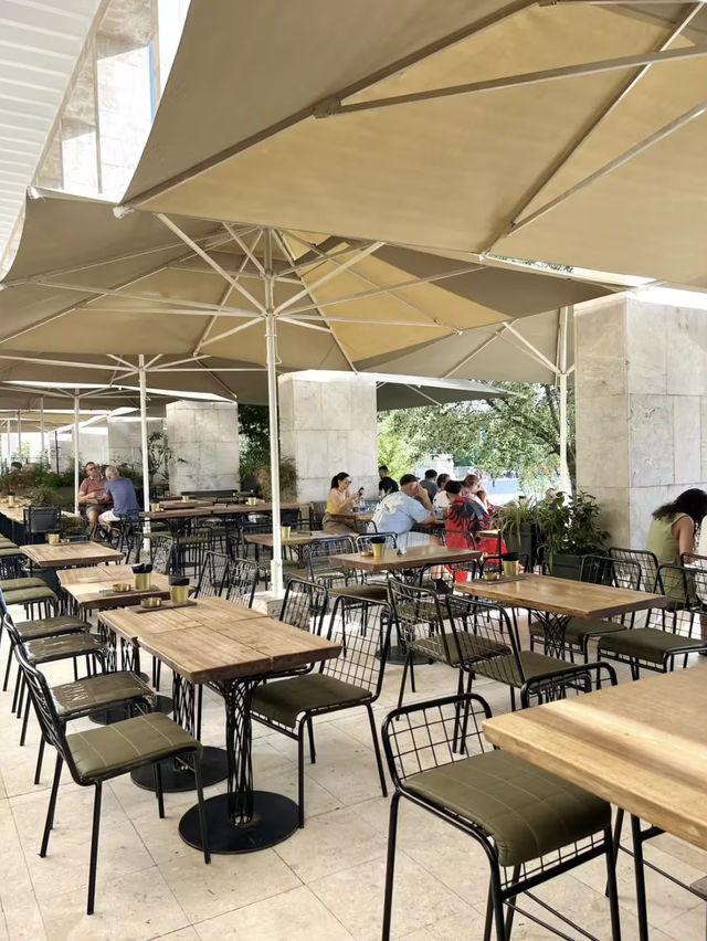 티라나 감성 카페: Cafe Botanica