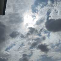 Sun shinning bright down upon me 