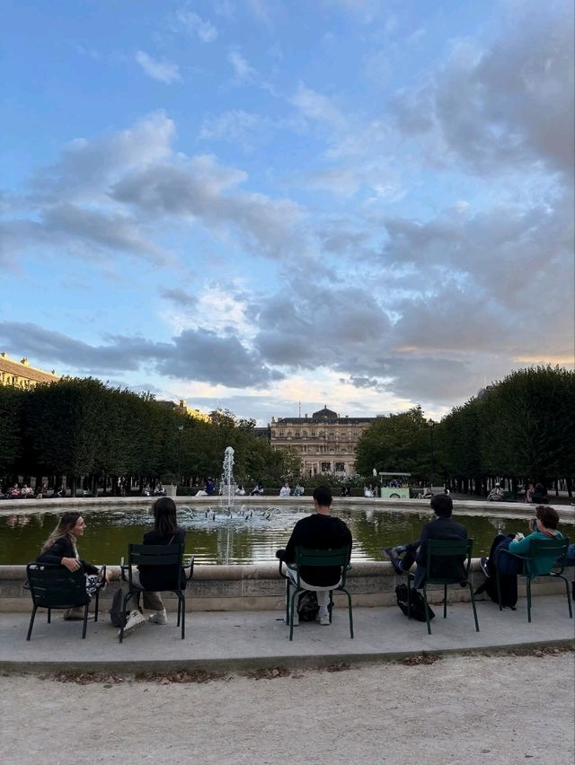 Spooky Striped Shadows: Halloween Tips & Tricks at Palais Royal, Paris 👻 Spooky Striped Shadows: Halloween Tips & Tricks at Palais Royal, Paris 👻
