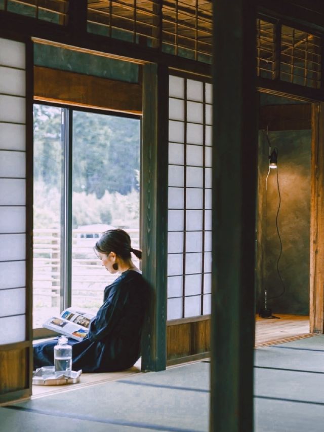 Live in a Japanese drama-like century-old countryside.