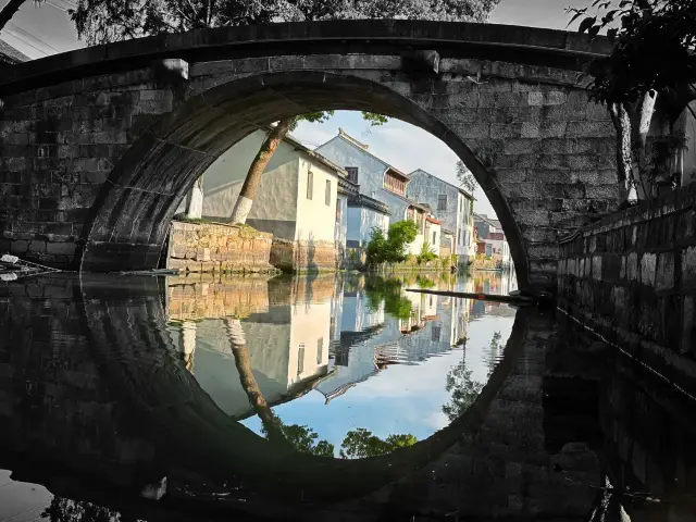 Come to Jinze Ancient Town and experience the real Jiangnan water town