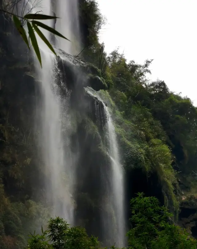 Check in at the most beautiful scar on Earth - Maling River Canyon!