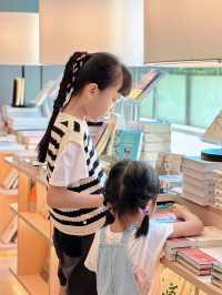 深圳最好拍的書店，現實版的盜夢空間