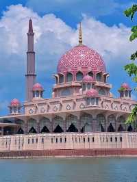 Beautiful Pink Mosque in Kuala Lumpur🇲🇾♥️