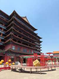 香河天下第一城，位於京城以東，廊坊北三縣的香河，地處京、津、冀交界處