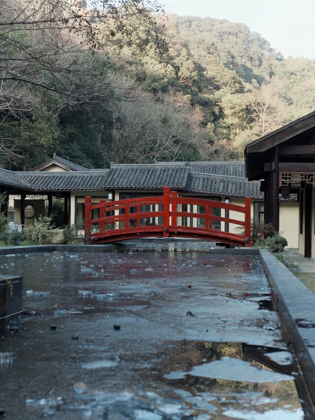 跋山涉水，住進這間中式禪意民宿～|。