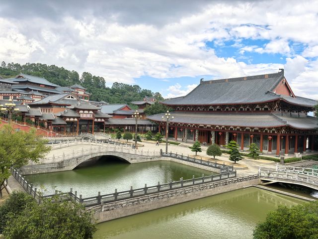 旗山萬佛寺。