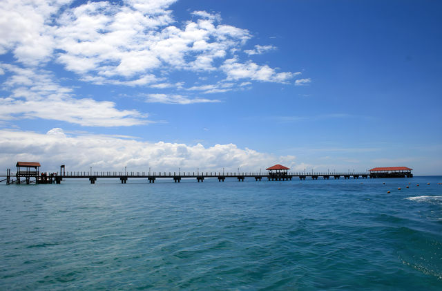 斗湖之美：碧海藍天，度假樂園。