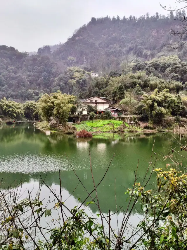Emeishan-Dujiangyan: A family-friendly itinerary. 