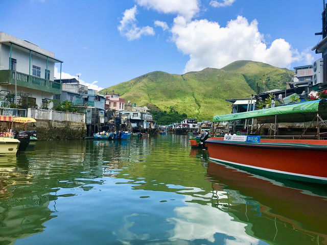 Discover Tai O Village: A Scenic Boat Adventure in Hong Kong 