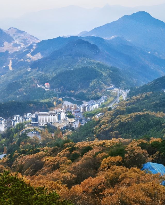 刀峰山是夏季旅遊的好地方