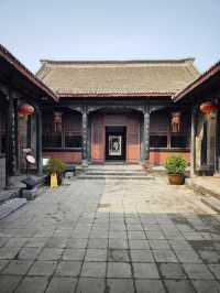 開封｜巾幗英雄劉青霞故居。
