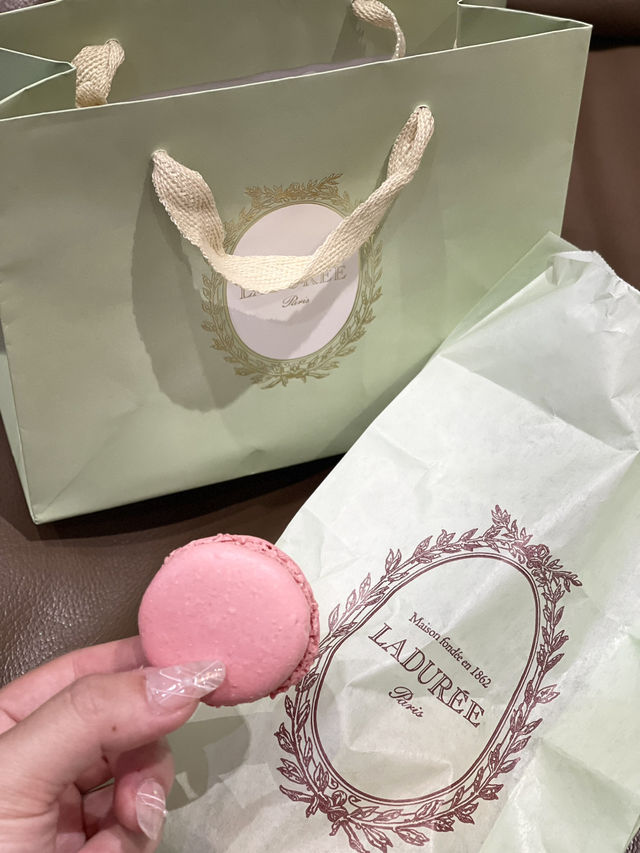 📍 Ladurée | 巴黎最夢幻的馬卡龍店