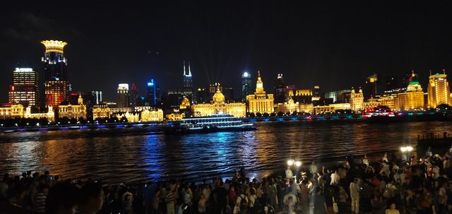 秋日喺虹口搵文脈，喺雲端俯瞰夜上海