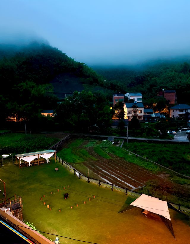 春日郊遊打卡桐廬環山仙境民宿