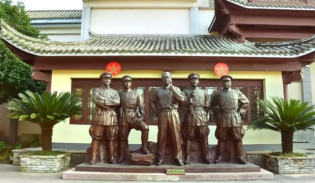 一湖一宅一院，穿越民國寧波