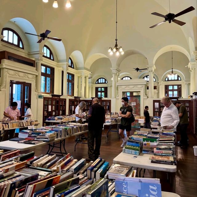 曼谷最美圖書館📚復古控必衝！英文書大清倉趁週末搶啦！